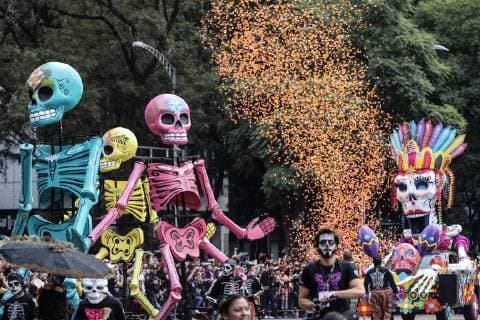 Themen der Woche Bilder des Tages October 28 2017 EUM20171028NAC27 JPG CIUDAD DE MEXICO TraditionsTradiciones Dia de Muertos Aspectos del Desfile del Dia de Muertos 28 de octubre de 2017 Foto Agencia EL UNIVERSALJuan Carlos ReyesJMA  - ZUMAu78_ 20171028_zaf_u78_108 Copyright: xElxUniversalx