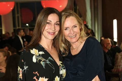 Ulrike C. Tscharre und Carolin Fink bei der Deutsche Akademie für Fernsehen Verleihung und Auszeichnung am 28.10.2017 in Köln Deutsche Akademie fuer Fernsehen Verleihung & Auszeichnung in Koeln, 2017