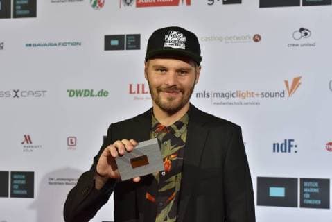 Tobias Nied erhielt Preis für Stunt in Alarm für Cobra 11 – Folge: Phantomcode am 28.10.2017 in Köln bei der Verleihung von Auszeichnungen an Fernsehschaffende aller creativen Gewerke durch die Deutsche Akademie für Fernsehen - DAFF - . Zum 5. mal werden hier herausragende Leistungen bei der Herstellung deutscher Fernsehprogramme gewürdigt.