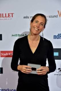 Drehbuch Autorin Esther Bernstorff erhielt Preis für Ein Teil von uns am 28.10.2017 in Köln bei der Verleihung von Auszeichnungen an Fernsehschaffende aller creativen Gewerke durch die Deutsche Akademie für Fernsehen - DAFF - . Zum 5. mal werden hier herausragende Leistungen bei der Herstellung deutscher Fernsehprogramme gewürdigt.