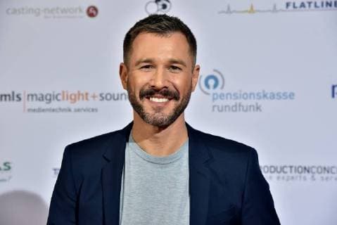 Moderator Jochen Schropp am 28.10.2017 in Köln bei der Verleihung von Auszeichnungen an Fernsehschaffende aller creativen Gewerke durch die Deutsche Akademie für Fernsehen - DAFF - . Zum 5. mal werden hier herausragende Leistungen bei der Herstellung deutscher Fernsehprogramme gewürdigt.