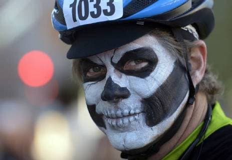 October 29, 2017 - U.S. - ASEC -- Warren Kelm of Los Ranchos de Albuquerque had his skull makeup put on by his wife, Doreene Kelm, for the Day of the Tread bike ride event on Sunday, October 29, 2017. U.S. - ZUMAab1_ 20171029_zaf_ab1_002 Copyright: xGregxSorberx