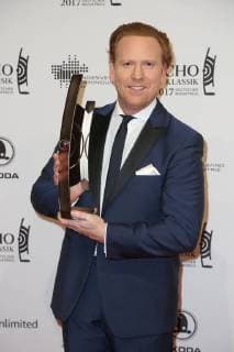 Bilder des Tages Hamburg Daniel Hope präsentiert seinen Echo Echo Klassik 2017 Verleihung in der Elbphilharmonie in Hamburg am 29.10.2017