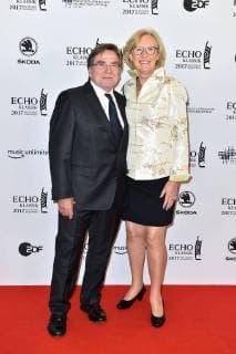 Elmar Wepper und seine Ehefrau Anita bei der Verleihung vom Echo Klassik am 29.10.2017 in Hamburg Echo Klassik 2017 in Hamburg