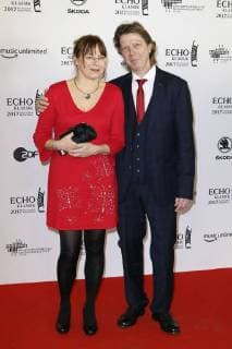 Thomas Fritzsch mit Begleitung bei der 24. Verleihung des Echo Klassik 2017 in der Elbphilharmonie. Hamburg, 29.10.2017