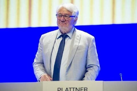 Hasso PLATTNER (Vorsitzender Aufsichtsrat, SAP SE) ist nachdenklich, nachdenkend, Ordentliche Hauptversammlung der SAP SE in Mannheim, am 10.05.2017. *** Hasso Plattner Chairman Supervisory Board SAP SE is contemplative nachdenkend Ordinary Annual General Meeting the SAP SE in Mannheim at 10 05 2017