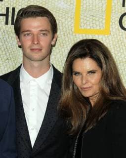 Premiere du film The Long Road Home a Los Angeles. 30 October 2017 - Los Angeles, California - Patrick Schwarzenegger and Maria Shriver. National Geographic?s The Long Road Home Premiere held at Royce Hall in UCLA in Los Angeles. Photo Credit: AdMedia 221896 AdMedia Starface 2017-10-30 CA Los Angeles Etats-Unis  Copyright: xAdMediax STAR_221896_053