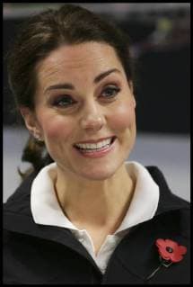 . 31 10 2017. London, United Kingdom. Duchess of Cambridge at Lawn Tennis Association. Britain s Catherine, Duchess of Cambridge (L), listens during a briefing from representatives of the LTA during a visit at the Lawn Tennis Association (LTA) at the National Tennis Centre in southwest London. Duchess of Cambridge visited the LTA, the national governing body of tennis, where she was briefed on the organisations latest activities and objectives, and had the opportunity to watch a number of tennis demonstrations at the National Tennis Centre s on-court facilities.  xi-Imagesx xPoolx IIM-16255-0018
