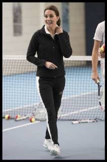 . 31 10 2017. London, United Kingdom. The Duchess of Cambridge takes part in a training session with children at the Lawn Tennis Association at the National Tennis Centre in London.  xStephenxLockx xi-Imagesx IIM-16252-0054