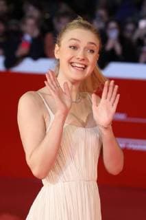 Rome Cinema Fest 2017. Rome Film Festival. Red carpet film Please stand by . Pictured: Dakota Fanning  Copyright: xMarcoxProvvisionatox xIPAx xMarcoxProvvisionatox