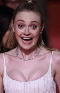 October 31, 2017 -Rome, Italy - Actress DAKOTA FANNING on the red carpet for Please Stand By at Rome Film Festival 2017 Italy - ZUMAi15_ 20171031_zaf_i15_020 Copyright: xEvandroxInettix