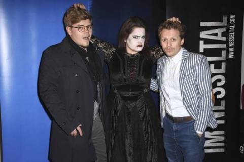 Philipp J. Pamer, Gast und Ferdinand Schmidt-Modrow bei der Premiere des Kinofilms Im Nesseltal im Monopol Kino. München, 31.10.2017