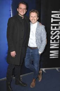 Tommy Schwimmer und Ferdinand Schmidt-Modrow bei der Premiere des Kinofilms Im Nesseltal im Monopol Kino. München, 31.10.2017