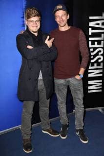 Philipp J. Pamer und Ben Blaskovic bei der Premiere des Kinofilms Im Nesseltal im Monopol Kino. München, 31.10.2017