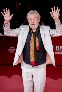 November 1, 2017 - Rome, Italy - Actor Ian McKellen poses on the red carpet as he arrives at the 12th edition of the Rome Film Fest, in Rome, Wednesday, Nov. 1, 2017. Rome Italy  - ZUMAn230 20171101_zaa_n230_335 Copyright: xMassimoxValicchiax