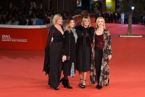 Rome Cinema Fest 2017. Rome Film Festival. Red carpet film Playng the part . Pictured: Twins tweeted with Chiara Sani and stylist Aline Oliveira  Copyright: xMaurizioxD Avanzox xIPAx xMaurizioxDxAvanzox