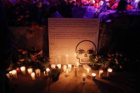 (171102) -- MEXICO CITY, Nov. 2, 2017 -- Photo taken on Nov. 1, 2017 shows a view of an offering in memory of the victims of the earthquake of Sept. 19, on the Day of the Dead, in Mexico City, capital of Mexico. Montserrat Lopez) (zjy) MEXICO-MEXICO CITY-DAY OF THE DEAD e MontserratxLopez 