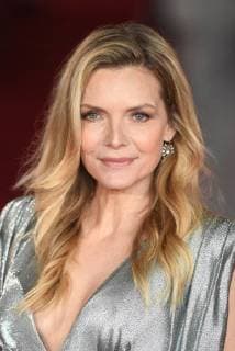 American actress Michelle Pfeiffer attends the world premiere of Murder On The Orient Express at Royal Albert Hall in London on November 2, 2017.  LON20171102132 RUNExHELLESTAD