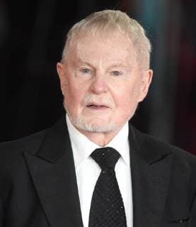 British actor Derek Jacobi attends the world premiere of Murder On The Orient Express at Royal Albert Hall in London on November 2, 2017.  LON20171102118 RUNExHELLESTAD
