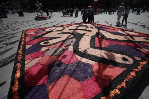 November 3 2017 EUM20171103NAC16 JPG CIUDAD DE MEXICO TraditionsTradiciones CDMX Aspectos de la ofrenda en el Zocalo de esta capital 3 de noviembre de 2017 con motivo del Dia de Muertos Foto Agencia EL UNIVERSALAlejandra LeyvaJMA  - ZUMAu78_ 20171103_zaf_u78_059 Copyright: xElxUniversalx