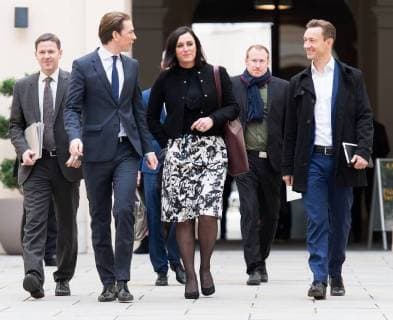 Wien 03.11.2017, Palais NiederOesterreich, Wien, AUT, Koalitionsverhandlungen von OeVP und FPOe anlaesslich der Nationalratswahl 2017, im Bild OeVP-Generalsekretaer Stefan Steiner, OeVP-Chef Sebastian Kurz, OeVP-Generalsekretaerin Elisabeth Kaestinger, Pressesprecher Gerald Fleischmann und OeVP-Wien-Chef Gernot Blaemel during coalition negotiations between the Austrian Peoples Party and Austrian Freedom Party due to general elections 2017 in Vienna, Austria on 2017 11 03, *** Vienna 03 11 2017 Palais Lower Austria Vienna AUT Coalition negotiations from OEVP and FPOE occasion the National Council election 2017 in Picture OEVP Generalsekretaer Stefan Steiner OEVP Boss Sebastian short OEVP General Secretary Elisabeth Spokesman Gerald Fleischmann and OEVP Vienna Boss Gernot during Coalition negotiations between The Austrian Peoples Party  EX_GRU 