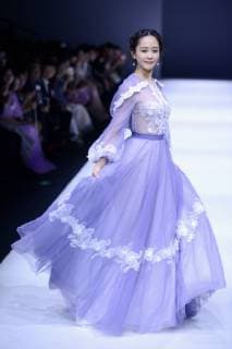 BEIJING, CHINA -NOVEMBER 03: Actress Hai Lu showcases designs on the runway at Aolisha collection by designer Wei Xinkun during the Mercedes-Benz China Fashion Week Spring Summer 2018 at 751D Park on November 3, 2017 in Beijing, China.  Copyright: xVCGx CFP111132466535