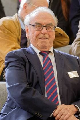 Preistraeger Juergen (Jürgen) MOLTMANN, Theologe. Verleihung des Tutzinger Loewen der Evangelischen Akademie Tutzing. Festakt am 05.11.2017 in Tutzing E V A N G E L I S C H E A K A D E M I E T U T Z I N G Deutschland. *** Preistraeger Juergen Jürgen Moltmann Theologian award Ceremony the Tutzinger Loewen the Protestant Academy Tutzing Ceremony at 05 11 2017 in Tutzing e V a n G e l I S C H e a K a D e M I e T U T Z I n G Germany x20171105_101x