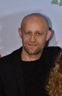 Jürgen Vogel posiert am 05.11.2017 in Köln bei der Premiere des Kinofilm Hexe Lilli rettet Weihnachten .