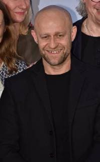 Schauspieler Jürgen Vogel posiert am 05.11.2017 in Köln bei der Premiere des Kinofilm Hexe Lilli rettet Weihnachten .