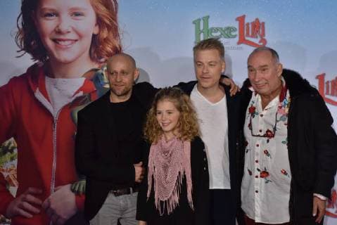 Jürgen Vogel, l-r, Hedda Erlebach, Michael Mittermeier und Autor Ludger Jochmann aka Knister posiert am 05.11.2017 in Köln bei der Premiere des Kinofilm Hexe Lilli rettet Weihnachten .