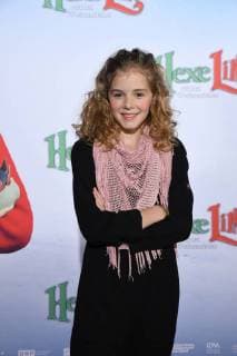 Schauspielerin Hedda Erlebach posiert am 05.11.2017 in Köln bei der Premiere des Kinofilm Hexe Lilli rettet Weihnachten .
