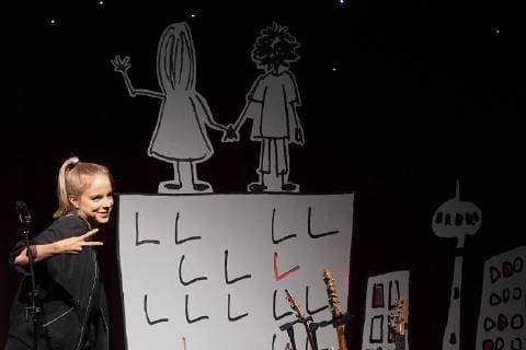 Musikerin und Dichterin Julia Engelmann Rheinland-Pfalz Die deutsche Musikerin und Dichterin Julia Engelmann steht am 05.11.2017 in Koblenz mit ihrem neuen Programm JETZT, BABY Poesie und Musik auf der Bühne der Rhein-Mosel-Halle und ist damit zugleich auf Deutschlandtour.