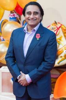 November 5, 2017 - London, London, UK - London, UK. SANJEEV BHASKAR attends the Paddington Bear 2 UK film premiere. London UK  - ZUMAl94_ 20171105_zaf_l94_048 Copyright: xRayxTangx