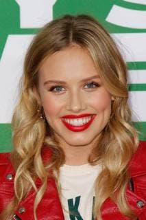 Gracie Dzienny at the Premiere of Paramount Pictures Daddy s Home 2 held at the Regency Village Theater in Westwood, CA, November 5, 2017.  Copyright: xJosephxMartinezx 33468_128THA