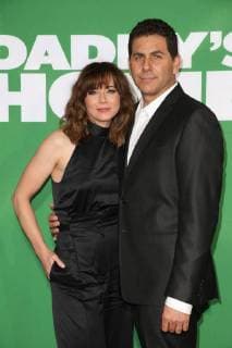 WESTWOOD CA NOVEMBER 5 Linda Cardellini and Steve Rodriguez at the premiere of Daddy s Home 2 at the Regency Village Theater in Westwood California on November 5 2017 Copyright: xFayexSadoux