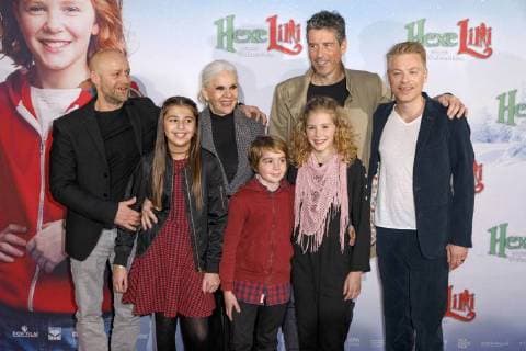 Jürgen Vogel, Aleyna Hila Obid, Maresa Hörbiger, Claudio Magno, Hedda Erlebach, Wolfgang Groos und Michael Mittermeier bei der Premiere des Kinofilms Hexe Lilli rettet Weihnachten im Cinedom. Köln, 05.11.2017