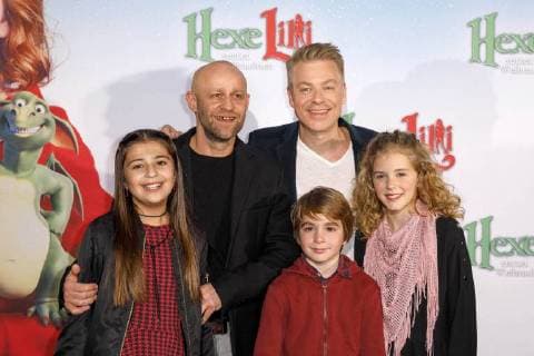 Aleyna Hila Obid, Jürgen Vogel, Claudio Magno, Michael Mittermeier und Hedda Erlebach bei der Premiere des Kinofilms Hexe Lilli rettet Weihnachten im Cinedom. Köln, 05.11.2017