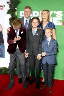 Will Ferrell mit seiner Ehefrau Viveca Paulin und ihren Kindern Magnus, Mattias und Axel bei der Daddy s Home 2 Film Premiere am 5.11.2017 in Los Angeles Daddy s Home 2 Filmpremiere in Los Angeles, 2017