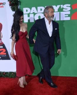 Cast member Mel Gibson and screenwriter Rosalind Ross attend the premiere of the motion picture comedy Daddy s Home 2 at the Regency Village Theatre in the Westwood section of Los Angeles on November 5, 2017. Storyline: Brad and Dusty must deal with their intrusive fathers during the holidays.  LAP2017110587 JIMxRUYMEN