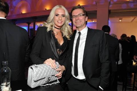 Sarah Knappik, Claus Strunz VDZ Publishers Night 2017 Preisverleihung der Goldenen Victoria in der Hauptstattrepraesentanz der Deutschen Telekon in Berlin am 06.11.2017