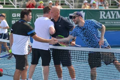 DELRAY BEACH FL NOVEMBER 05 Group shot participates in the 28th Annual Chris Evert Raymond James Pro Celebrity Tennis Classic at Delray Beach Tennis Center on November 5 2017 in Delray Beach Florida People Group shot Transmission Ref MNC20 Copyright: xHoo-Me.comx xMediaPunchx