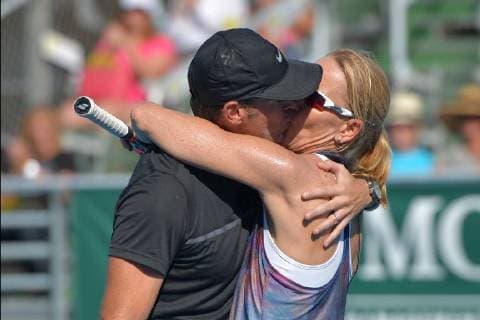 DELRAY BEACH FL NOVEMBER 05 Scott Foley and Renee Stubbs participates in the 28th Annual Chris Evert Raymond James Pro Celebrity Tennis Classic at Delray Beach Tennis Center on November 5 2017 in Delray Beach Florida People Scott Foley and Renee Stubbs Transmission Ref MNC20 Copyright: xHoo-Me.comx xMediaPunchx