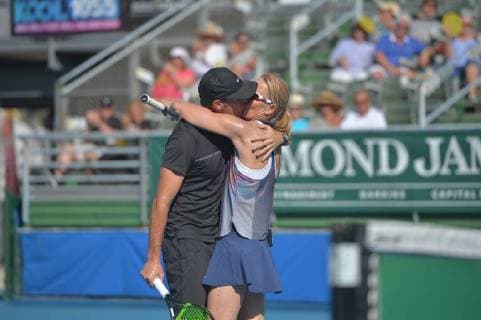 DELRAY BEACH FL NOVEMBER 05 Scott Foley and Renee Stubbs participates in the 28th Annual Chris Evert Raymond James Pro Celebrity Tennis Classic at Delray Beach Tennis Center on November 5 2017 in Delray Beach Florida People Scott Foley and Renee Stubbs Transmission Ref MNC20 Copyright: xHoo-Me.comx xMediaPunchx
