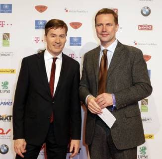 Stephan Scherzer (VDZ-Hauptgeschäftsführer), Steffen Seibert bei Publisher s Night 2017 in der Telekom Hauptstadtrepraesentanz Berlin.