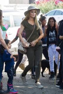 Paris Hilton trifft Erdbebenopfer in Mexiko US celebrity Paris Hilton visits damnified by the earthquake in Mexico City, Mexico, 07 November 2017. Hilton gave blankets to the children and met families affected by past 19 September s earthquake. Paris Hilton gives blankets to Mexicans damnified by the earthquake !ACHTUNG: NUR REDAKTIONELLE NUTZUNG!  Copyright: xSTRx MEX005 20171107-636456756160603545