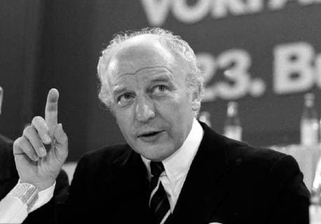 Walter Scheel Portrait, FDP, aufgenommen auf dem FDP Parteitag 1971 in Freiburg Walter Scheel Portrait, FDP Freiburg Deutschland *** Walter Scheel Portrait FDP Date on the FDP Party 1971 in Freiburg Walter Scheel Portrait FDP Freiburg Germany