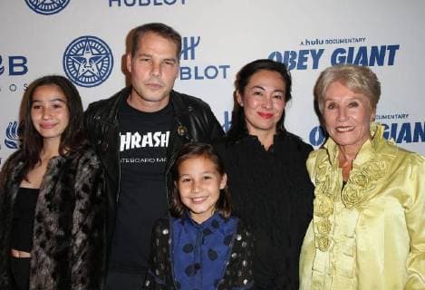 LOS ANGELES CA NOVEMBER 7 Amanda Fairey Shepard Fairey Guests at Photo Op For Hulu s Obey Giant at the The Theatre at Ace Hotel in Los Angeles California on November 7 2017 Copyright: xFayexSadoux