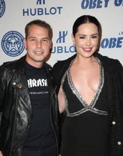 LOS ANGELES CA NOVEMBER 7 Shepard Fairey Beau Dunn at Photo Op For Hulu s Obey Giant at the The Theatre at Ace Hotel in Los Angeles California on November 7 2017 Copyright: xFayexSadoux