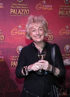 Stefanie Simon bei der Palazzo-Premiere Glanz und Gloria im Spiegelpalast in der Hertzallee Bahnhof Zoo Berlin.