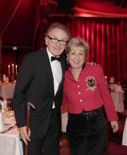Lo Graf von Blickensdorf, Vera Stenschke (Curry36) bei der Palazzo-Premiere Glanz und Gloria im Spiegelpalast in der Hertzallee Bahnhof Zoo Berlin.